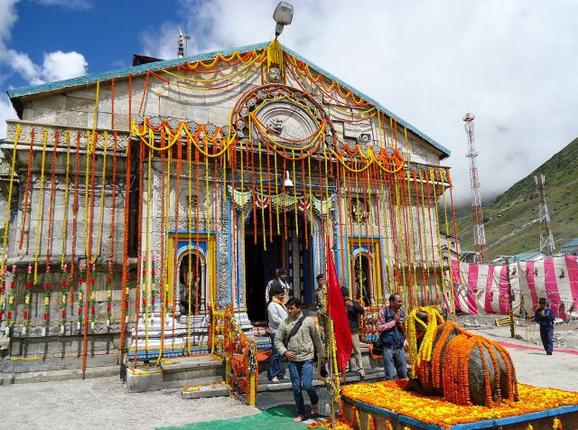 Chardham Yatra by Helicopter 1 Night 2 Days